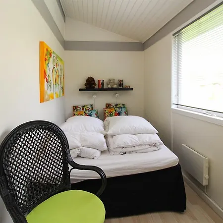 Feriehus Three-bedroom Holiday In *
