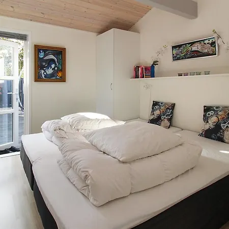 Feriehus Three-bedroom Holiday In *